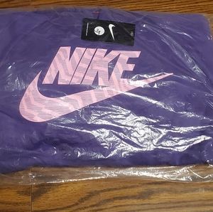 Brand new Nike sweatshirt and Sweatpants